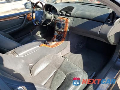 Zdjęcie 8 z 12 samochodu: 2002 MERCEDES-BENZ CL 500 VIN:WDBPJ75J72A029657 - miniatura