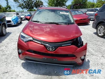 Piąte zdjęcie samochodu w środku: 2018 TOYOTA RAV4 LIMITED VIN:JTMDFREV0JD242094 - miniatura