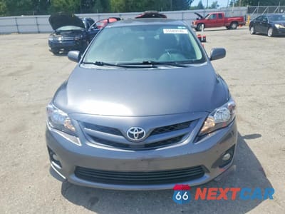 Piąte zdjęcie samochodu w środku: 2011 TOYOTA COROLLA S VIN:2T1BU4EE5BC584073 - miniatura