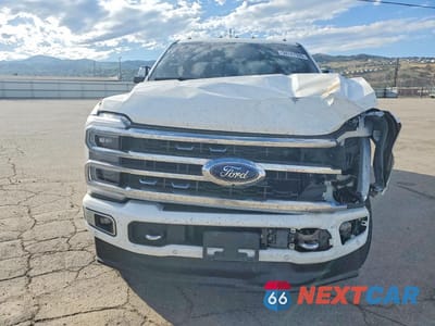 Piąte zdjęcie samochodu w środku: 2024 FORD F350 SUPER DUTY VIN:1FT8W3BM1REE09014 - miniatura