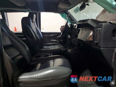 Zdjęcie 7 z 14 samochodu: 2018 CHEVROLET EXPRESS G2500 VIN:1GCWGAFGXJ1171513 - miniatura