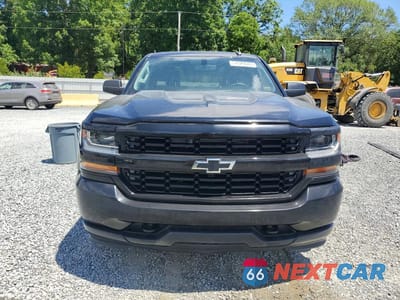 Piąte zdjęcie samochodu w środku: 2017 CHEVROLET SILVERADO K1500 CUSTOM VIN:1GCVKPEC4HZ148199 - miniatura