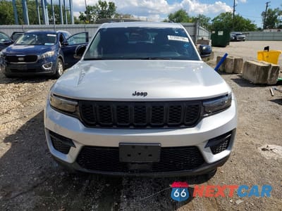 Piąte zdjęcie samochodu w środku: 2024 JEEP GRAND CHEROKEE LAREDO VIN:1C4RJHAG8R8574570 - miniatura