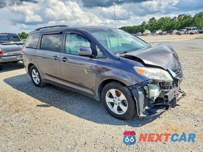 Czwarte zdjęcie samochodu z boku: 2013 TOYOTA SIENNA CAR VIN:5TDKK3DCXDS388351 - miniatura