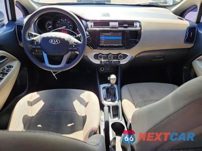 Zdjęcie 8 z 12 samochodu: 2016 KIA RIO LX VIN:KNADM4A31G6639756 - miniatura