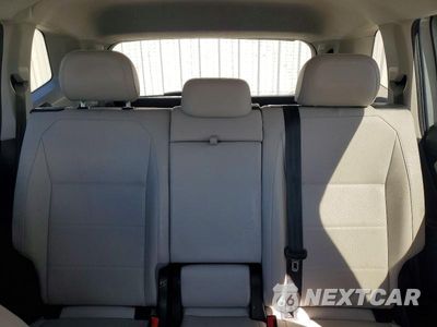 Zdjęcie 10 z 13 samochodu: 2018 VOLKSWAGEN TIGUAN VIN:3VV2B7AX3JM106742 - miniatura