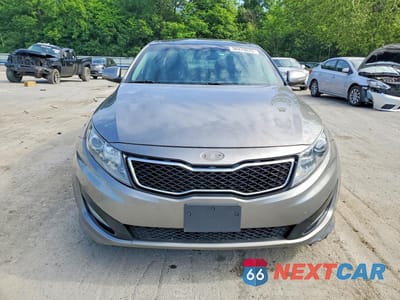 Piąte zdjęcie samochodu w środku: 2012 KIA OPTIMA SX VIN:5XXGR4A60CG009749 - miniatura