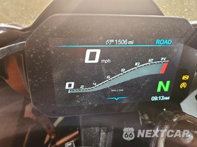 Zdjęcie 9 z 10 samochodu: 2025 BMW S 1000 RR VIN:WB10P2309S6L72176 - miniatura