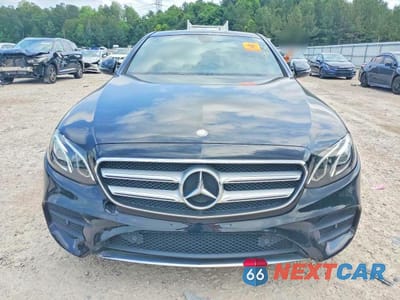 Piąte zdjęcie samochodu w środku: 2017 MERCEDES-BENZ E 300 4MATIC VIN:WDDZF4KB8HA015031 - miniatura