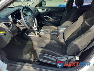 Zdjęcie 7 z 12 samochodu: 2017 HYUNDAI VELOSTER BASE VIN:KMHTC6AD2HU312541 - miniatura
