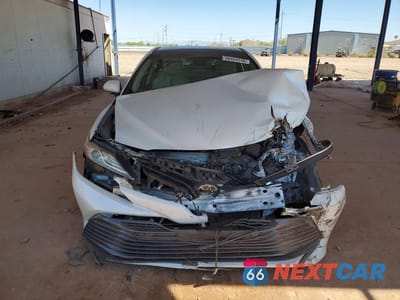 Piąte zdjęcie samochodu w środku: 2018 TOYOTA CAMRY XLE V6 VIN:4T1BZ1HK8JU506742 - miniatura