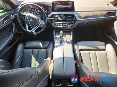 Zdjęcie 8 z 13 samochodu: 2019 BMW 530E VIN:WBAJA9C52KB389869 - miniatura