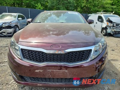 Piąte zdjęcie samochodu w środku: 2012 KIA OPTIMA LX VIN:5XXGM4A78CG082200 - miniatura