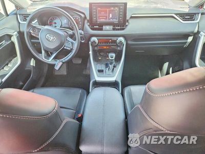 Zdjęcie 8 z 13 samochodu: 2020 TOYOTA RAV4 XLE PREMIUM VIN:2T3A1RFV6LW103965 - miniatura