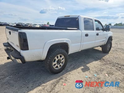 Trzecie zdjęcie samochodu z tyłu: 2001 GMC SIERRA K2500 HEAVY DUTY VIN:1GTHK23171F183120 - miniatura
