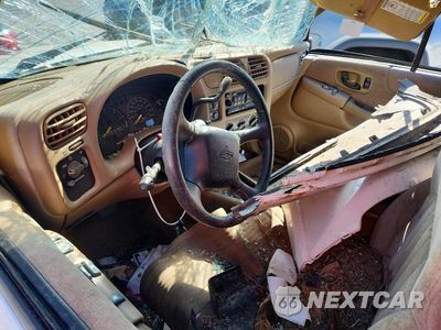 Zdjęcie 8 z 13 samochodu: 1999 CHEVROLET BLAZER VIN:1GNCS18W6XK139061 - miniatura