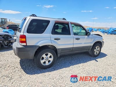 Trzecie zdjęcie samochodu z tyłu: 2006 FORD ESCAPE XLT VIN:1FMYU03Z76KC08564 - miniatura