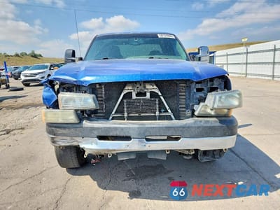Piąte zdjęcie samochodu w środku: 2004 CHEVROLET SILVERADO K2500 HEAVY DUTY VIN:1GCHK291X4E156902 - miniatura