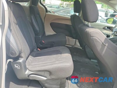 Zdjęcie 10 z 12 samochodu: 2023 CHRYSLER VOYAGER LX VIN:2C4RC1CG4PR601036 - miniatura