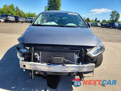 Piąte zdjęcie samochodu w środku: 2018 HYUNDAI IONIQ LIMITED VIN:KMHC05LC1JU060147 - miniatura