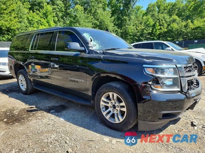 Czwarte zdjęcie samochodu z boku: 2019 CHEVROLET SUBURBAN K1500 LT VIN:1GNSKHKC2KR124544 - miniatura