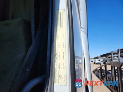 Zdjęcie 10 z 10 samochodu: 2016 VOLVO VNL SEMI TRUCK VIN:4V4NC9EH7GN934710 - miniatura
