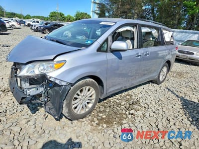 2012 TOYOTA SIENNA XLE 8-PASSENGER 5TDYK3DC8CS190862 - główne zdjęcie licytacji z USA - miniatura