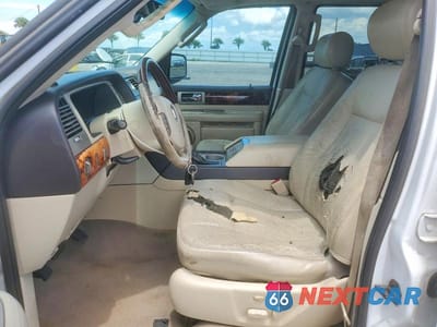 Zdjęcie 7 z 13 samochodu: 2003 LINCOLN NAVIGATOR VIN:5LMFU27R73LJ12756 - miniatura