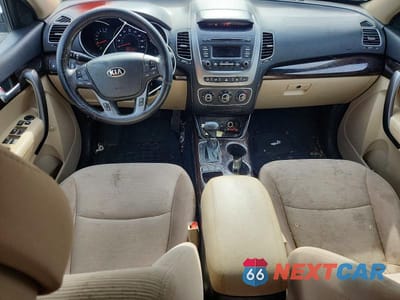 Zdjęcie 8 z 13 samochodu: 2015 KIA SORENTO LX VIN:5XYKTDA77FG653771 - miniatura