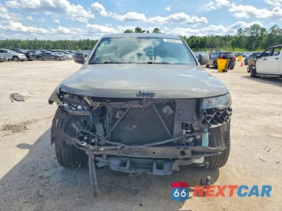 Piąte zdjęcie samochodu w środku: 2021 JEEP GRAND CHEROKEE LAREDO VIN:1C4RJEAG2MC597248 - miniatura