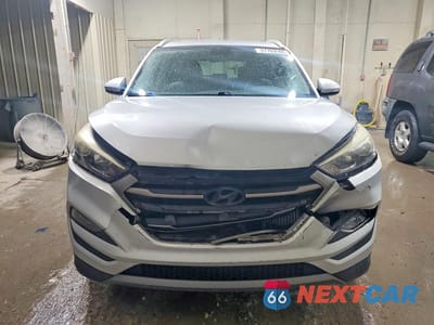 Piąte zdjęcie samochodu w środku: 2016 HYUNDAI TUCSON ECO VIN:KM8J33A21GU193920 - miniatura