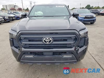 Piąte zdjęcie samochodu w środku: 2025 TOYOTA TACOMA SR5 VIN:3TMKB5FN5SM032557 - miniatura