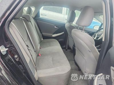 Zdjęcie 10 z 12 samochodu: 2013 TOYOTA PRIUS TWO VIN:JTDKN3DU3D5657974 - miniatura
