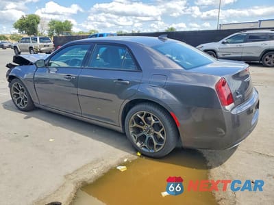 Drugie zdjęcie samochodu z przodu: 2015 CHRYSLER 300 S VIN:2C3CCABG2FH780726 - miniatura