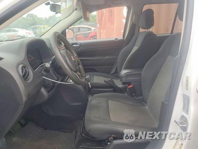 Zdjęcie 7 z 13 samochodu: 2015 JEEP COMPASS SPORT VIN:1C4NJCBA6FD170598 - miniatura