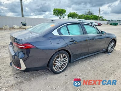 Trzecie zdjęcie samochodu z tyłu: 2024 BMW 530 XI VIN:WBA53FJ04RCS08342 - miniatura
