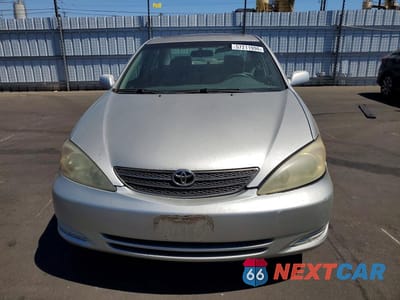 Piąte zdjęcie samochodu w środku: 2002 TOYOTA CAMRY VIN:JTDBE32K920109781 - miniatura