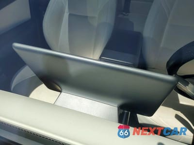 Zdjęcie 9 z 13 samochodu: 2022 TESLA MODEL Y VIN:7SAYGAEE6NF489086 - miniatura