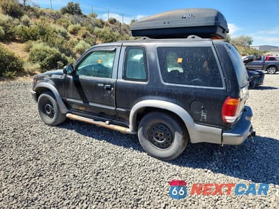 Drugie zdjęcie samochodu z przodu: 1998 FORD EXPLORER VIN:1FMYU24E6WUB28975 - miniatura