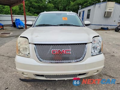 Piąte zdjęcie samochodu w środku: 2012 GMC YUKON XL DENALI VIN:1GKS2MEF3CR107460 - miniatura