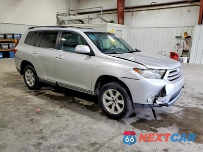 Czwarte zdjęcie samochodu z boku: 2012 TOYOTA HIGHLANDER SE VIN:5TDBK3EH7CS135206 - miniatura