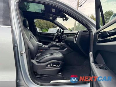 Piąte zdjęcie samochodu w środku: 2020 PORSCHE CAYENNE VIN:WP1AA2AY3LDA03214 - miniatura