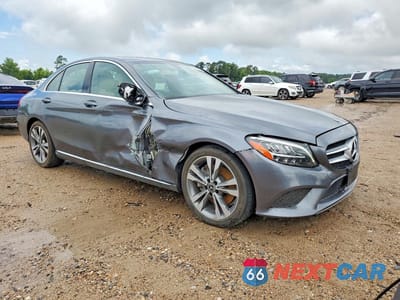 Czwarte zdjęcie samochodu z boku: 2019 MERCEDES-BENZ C 300 VIN:55SWF8DBXKU309058 - miniatura