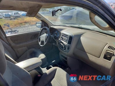Zdjęcie 8 z 12 samochodu: 2004 FORD ESCAPE XLT VIN:1FMCU93174KA97214 - miniatura