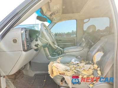 Zdjęcie 7 z 13 samochodu: 2005 GMC YUKON XL DENALI VIN:1GKFK66U05J204451 - miniatura