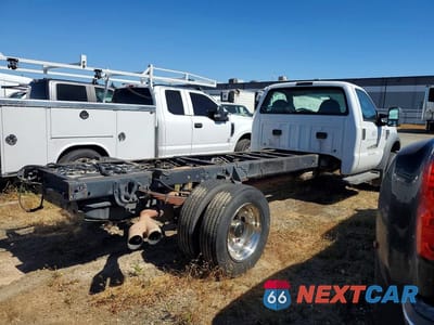 Trzecie zdjęcie samochodu z tyłu: 2008 FORD F550 SUPER DUTY VIN:1FDAF56R98EA03057 - miniatura
