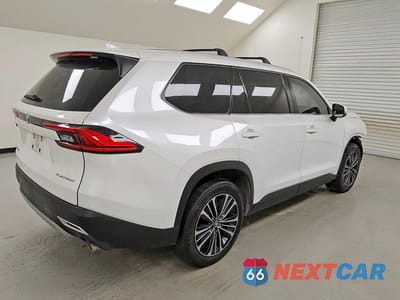 Trzecie zdjęcie samochodu z tyłu: 2024 TOYOTA GRAND HIGHLANDER HYBRID MAX PLATINUM VIN:5TDADAB53RS006831 - miniatura