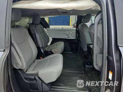 Zdjęcie 11 z 13 samochodu: 2025 TOYOTA SIENNA XLE 8-PASSENGER VIN:5TDYRKEC8SS229761 - miniatura