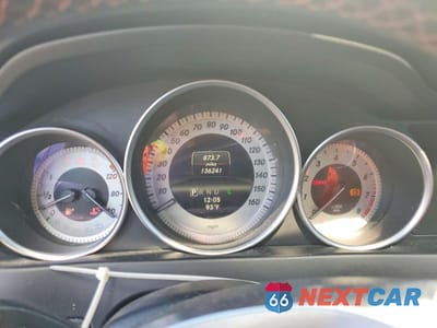 Zdjęcie 9 z 12 samochodu: 2013 MERCEDES-BENZ C 250 VIN:WDDGF4HB6DR296384 - miniatura