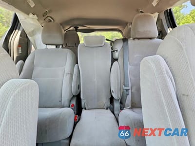 Zdjęcie 10 z 13 samochodu: 2017 TOYOTA SIENNA LE VIN:5TDKZ3DC7HS837230 - miniatura